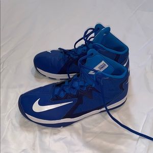 Nike Boys’ Air Max Stutter Step 2 Basketball Shoes